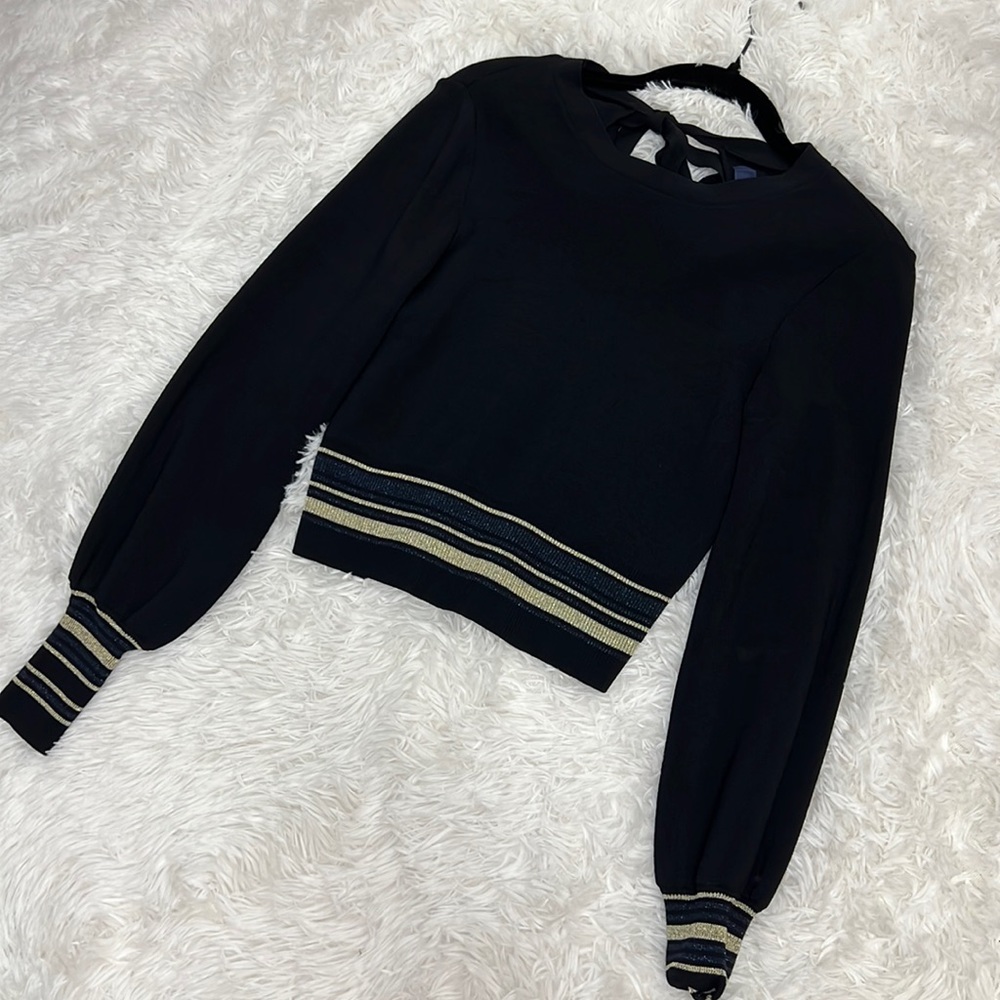 Rachel Roy Black/Gold cropped sweater